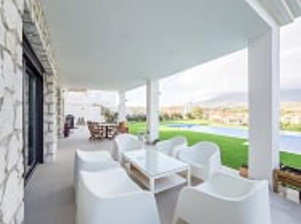 5 bedroom Villa For Sale in La Cala Hills, Málaga - thumb 7