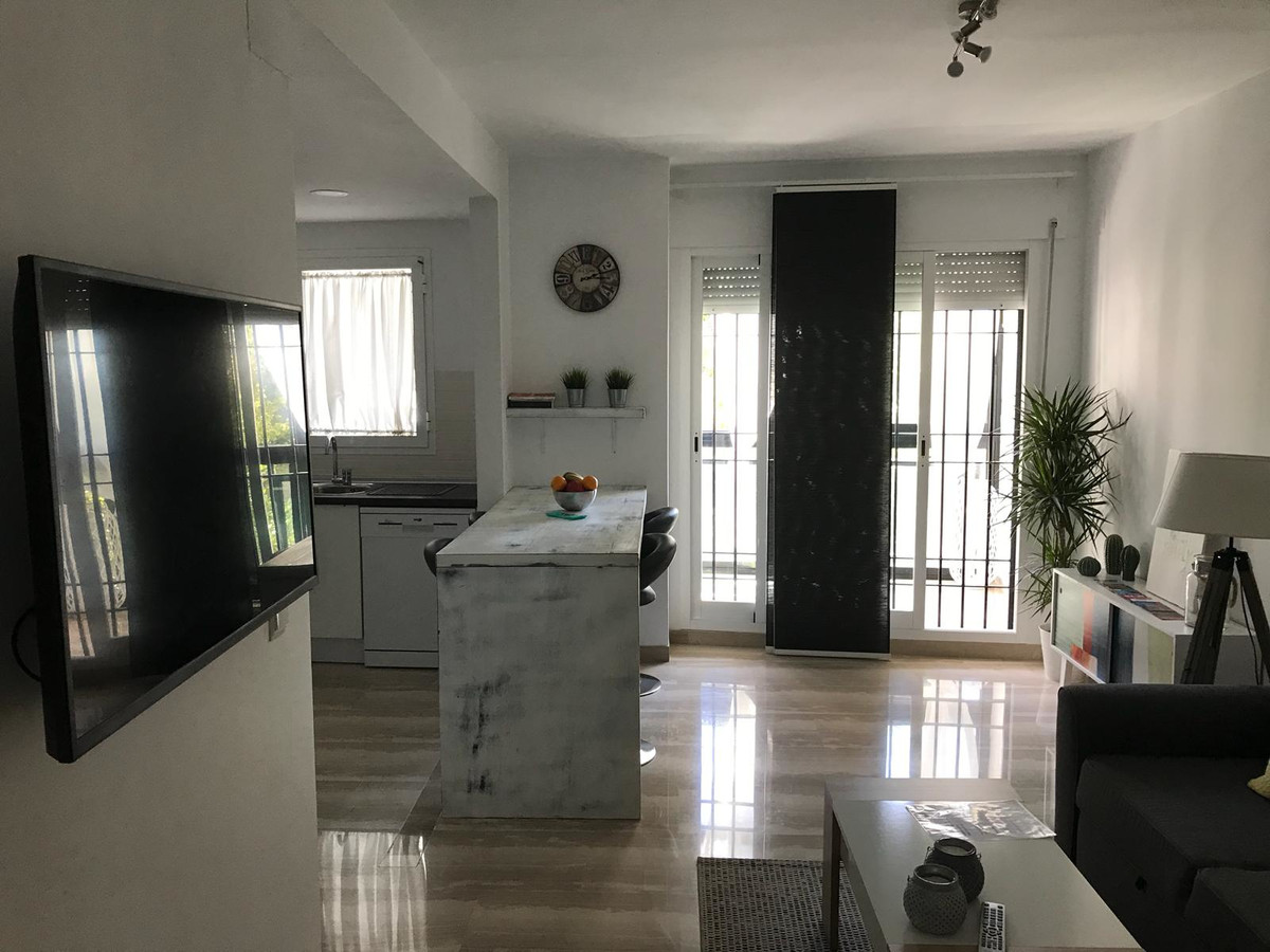 1 Bedroom Middle Floor Apartment For Sale Carvajal, Costa del Sol - HP3378157