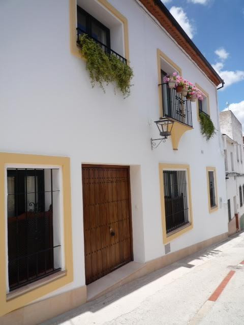 A rare and exciting opportunity to acquire a truly stylish 5 bedroom, architecturally designed Andalucian townhouse, enjoying unrivalled views of t...