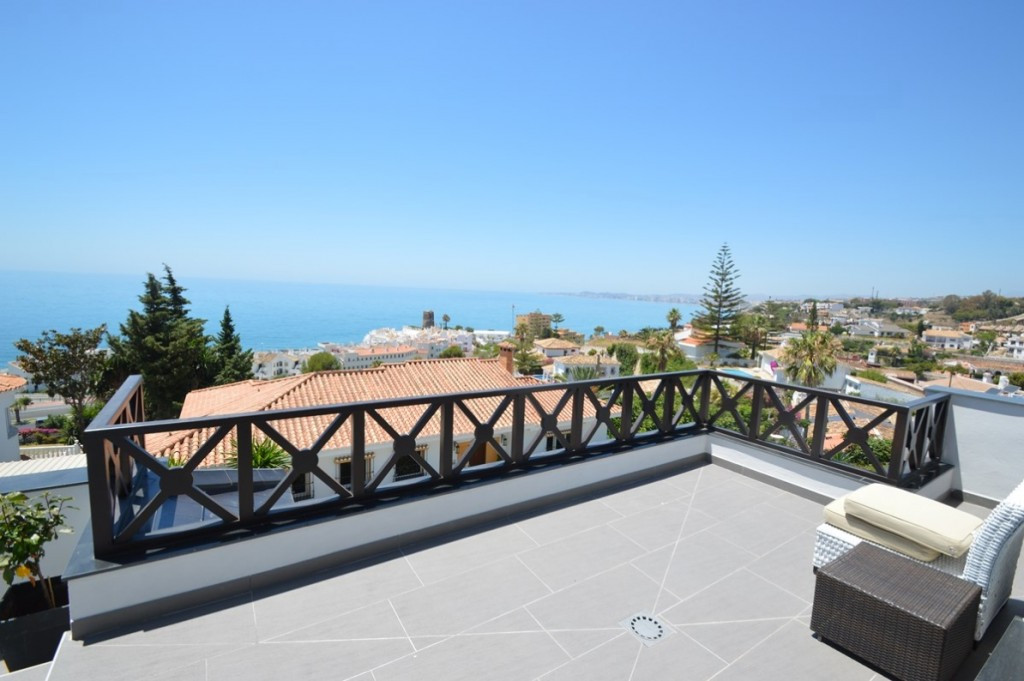 Very exclusive Villa located within walking distance to the beach, bars, restaurants, public transpo, Spain