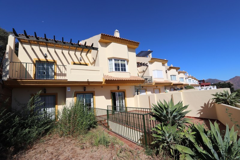 4 bedroom Townhouse For Sale in La Mairena, Málaga - thumb 4