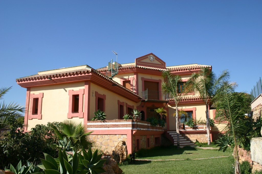 						Villa  Finca
													en vente 
																			 à Estepona
					