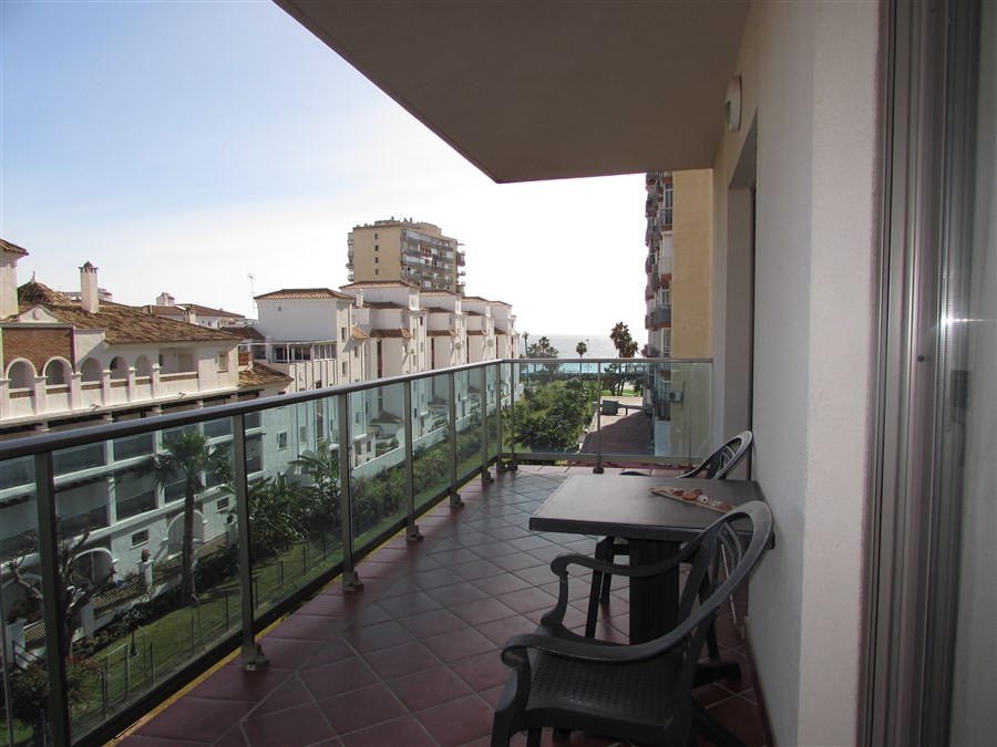 1 bedroom Apartment For Sale in Benalmadena, Málaga - thumb 5