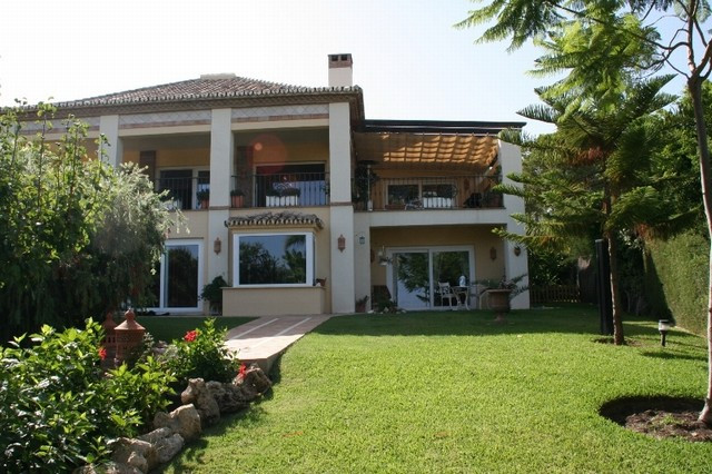 5 bedrooms Villa in Nueva Andalucía