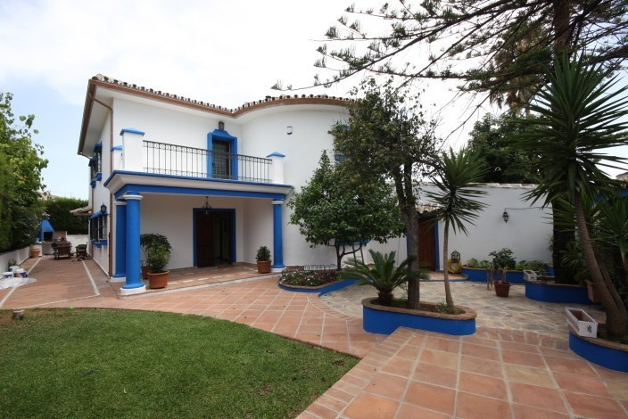 7 bedroom Villa For Sale in Marbella, Málaga - thumb 9