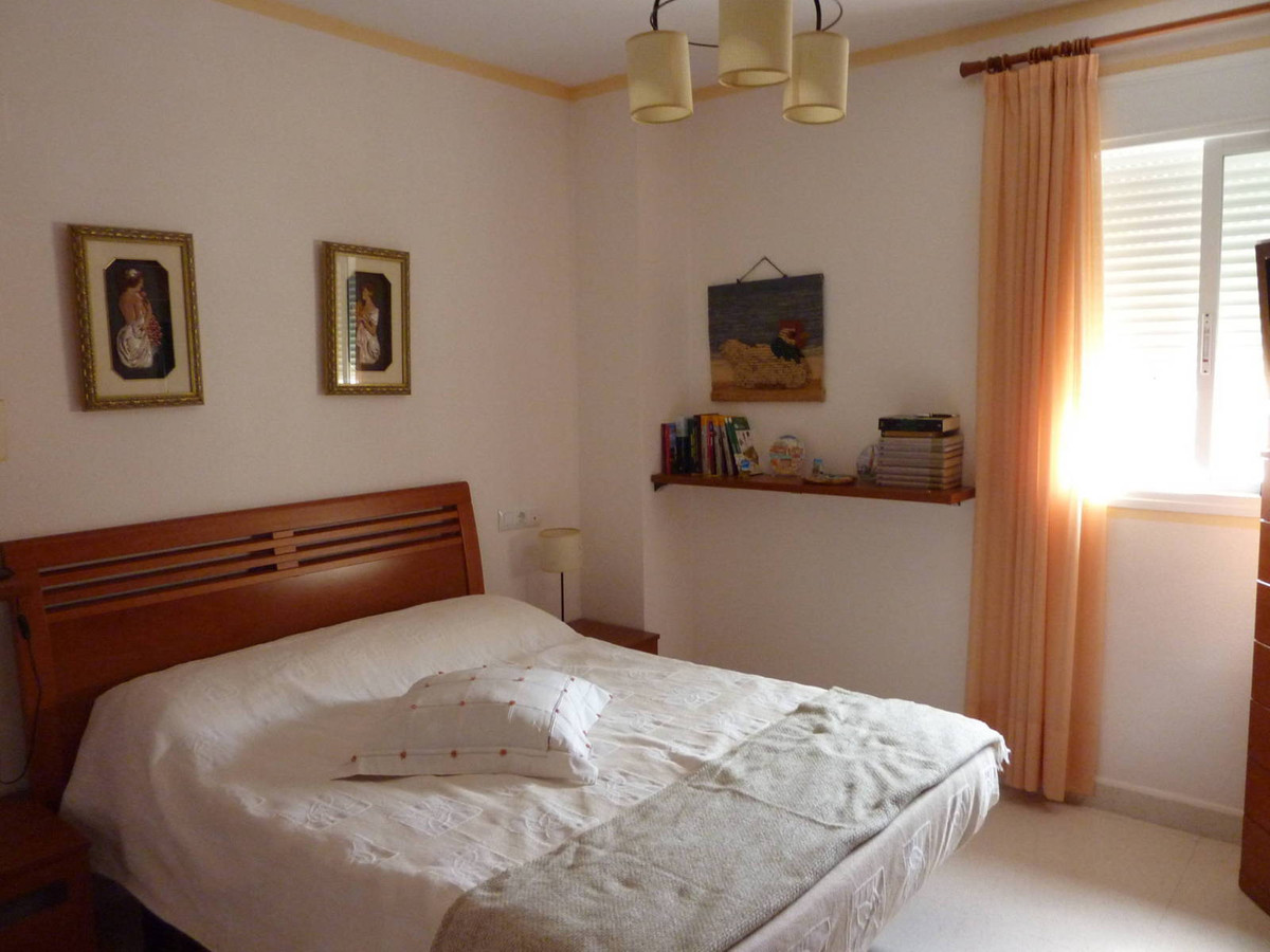 4 bedrooms Apartment in Teatinos-Universidad