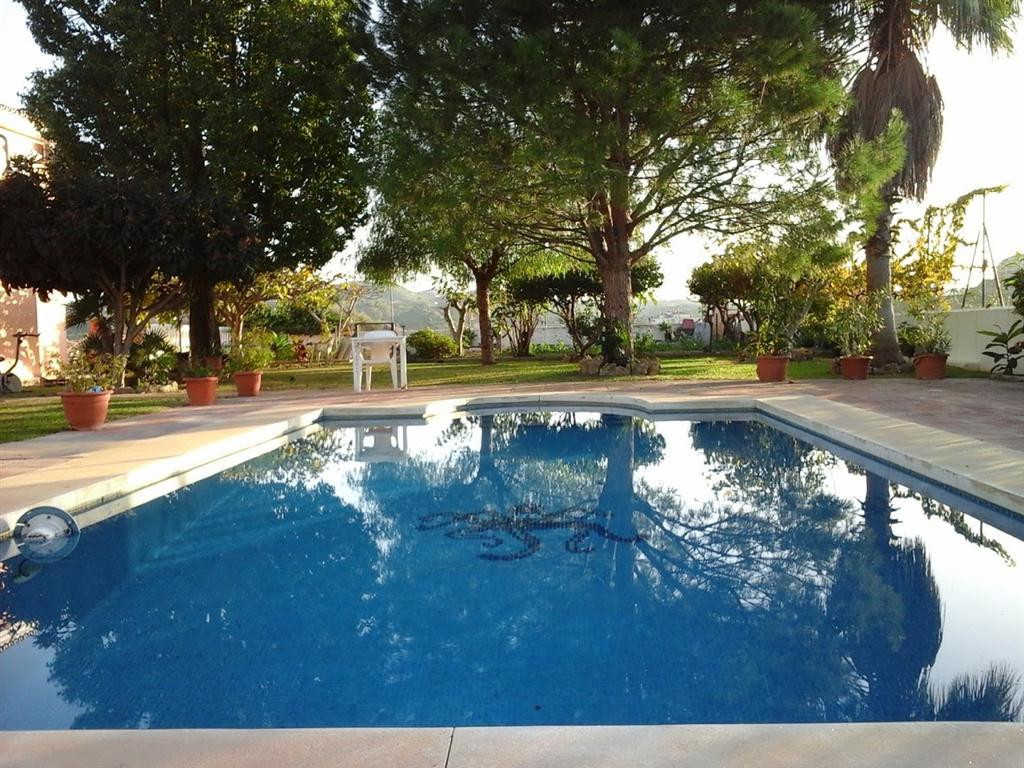 10 bedroom Villa For Sale in Mijas Golf, Málaga - thumb 2