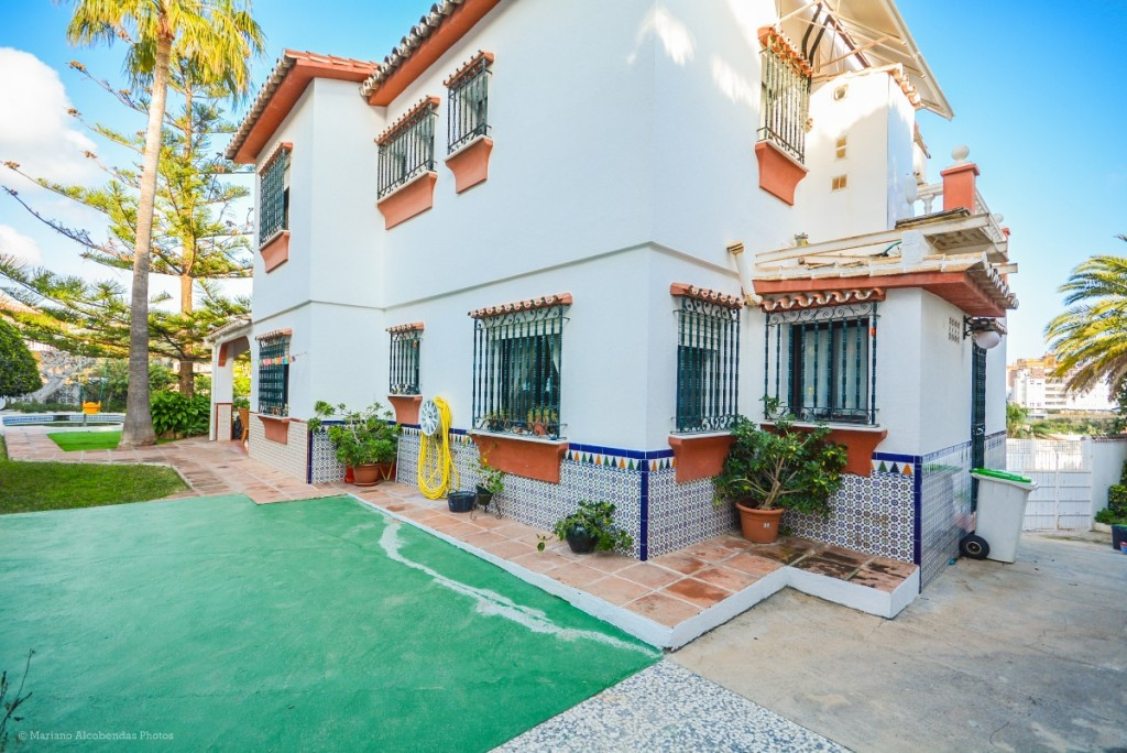 6 bedroom Villa For Sale in Benalmadena Costa, Málaga - thumb 37