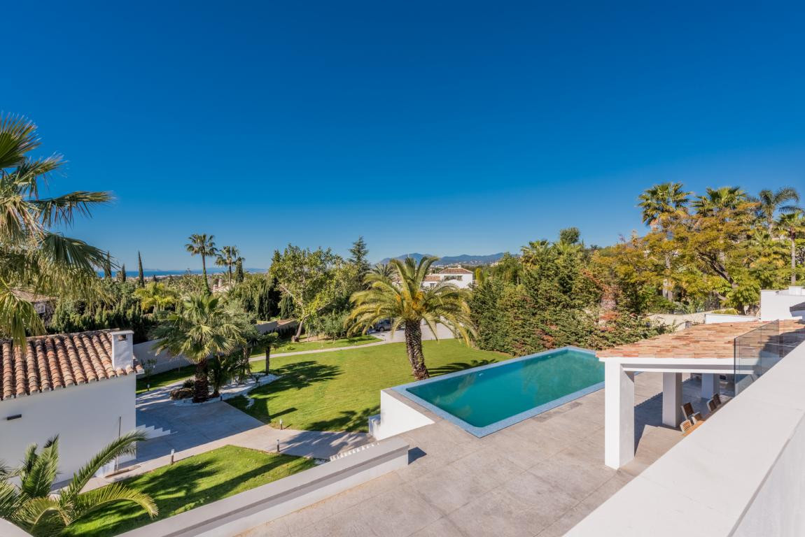 Detached Villa for sale in Marbella R3049621