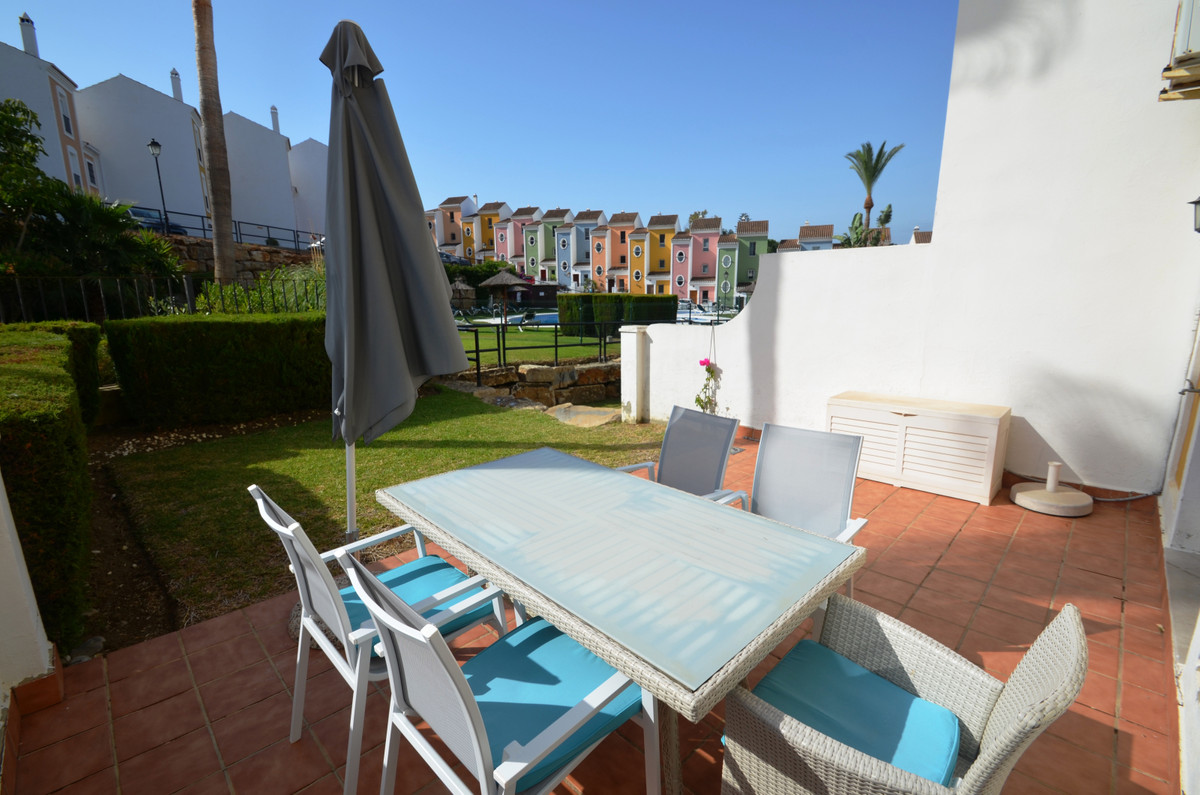 Beautiful townhouse located in the area of Casares Beach, at only five minutes from the beach & beach bars, between Estepona & La Duquesa (5-10min....