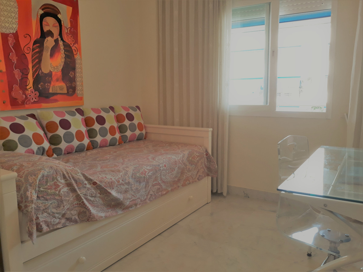 2 bedroom Apartment For Sale in Puerto Banús, Málaga - thumb 9