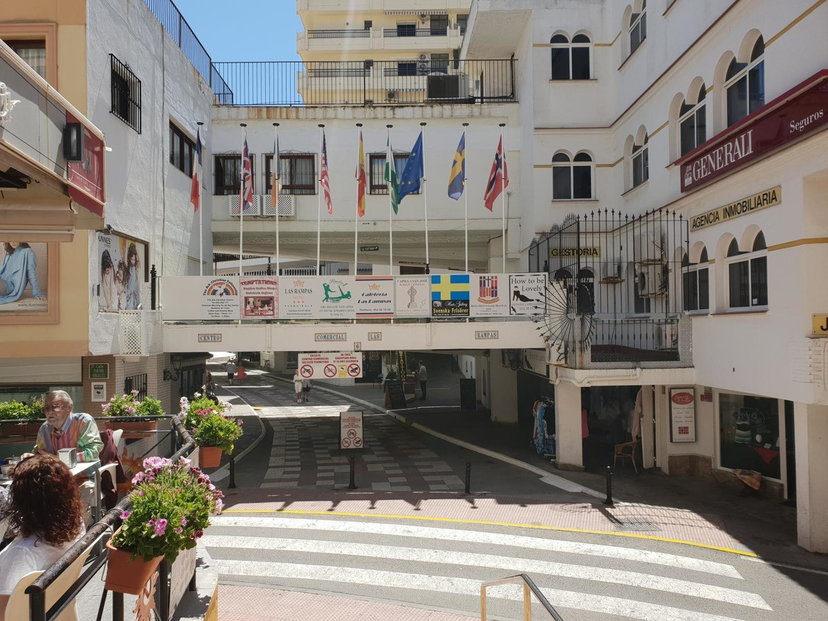 						Commercial  Office
													for sale 
																			 in Fuengirola
					