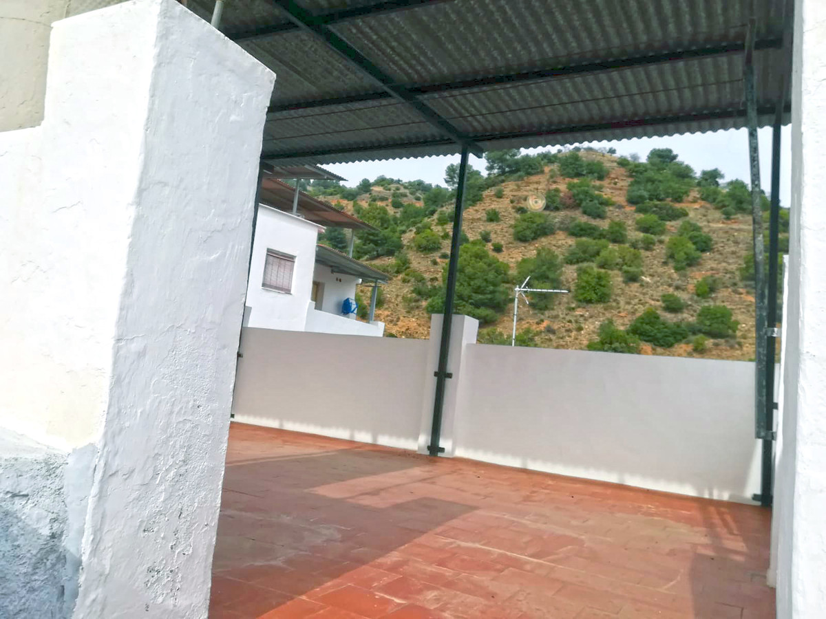 Nice town house on the edge of the village in a fantastic location, with views of the mountain, and , Spain