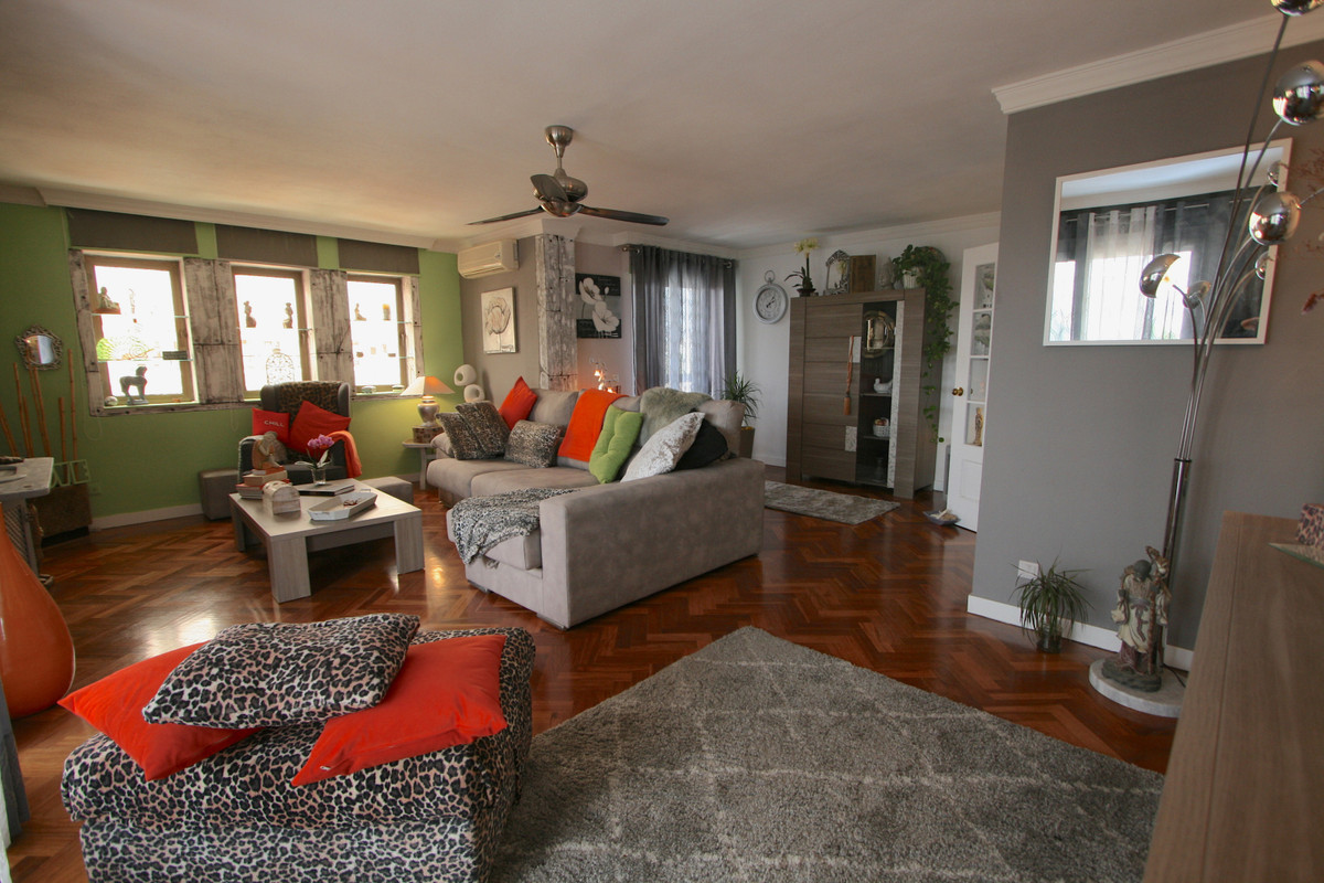 5 bedrooms Apartment in Fuengirola