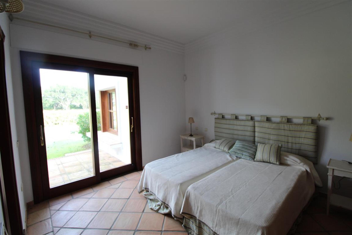 6 bedroom Villa For Sale in Sotogrande, Cádiz - thumb 10