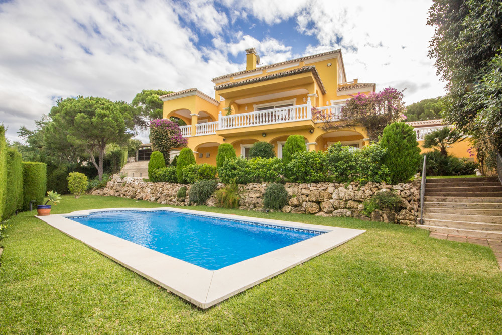 5 bed, 4 bath Villa - Detached - for sale in Elviria, Málaga, for 890,000 EUR