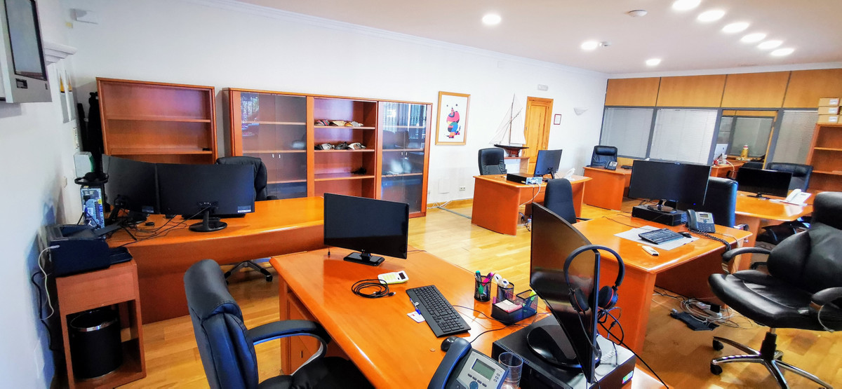 Commercial Office in Nueva Andalucía, Costa del Sol
