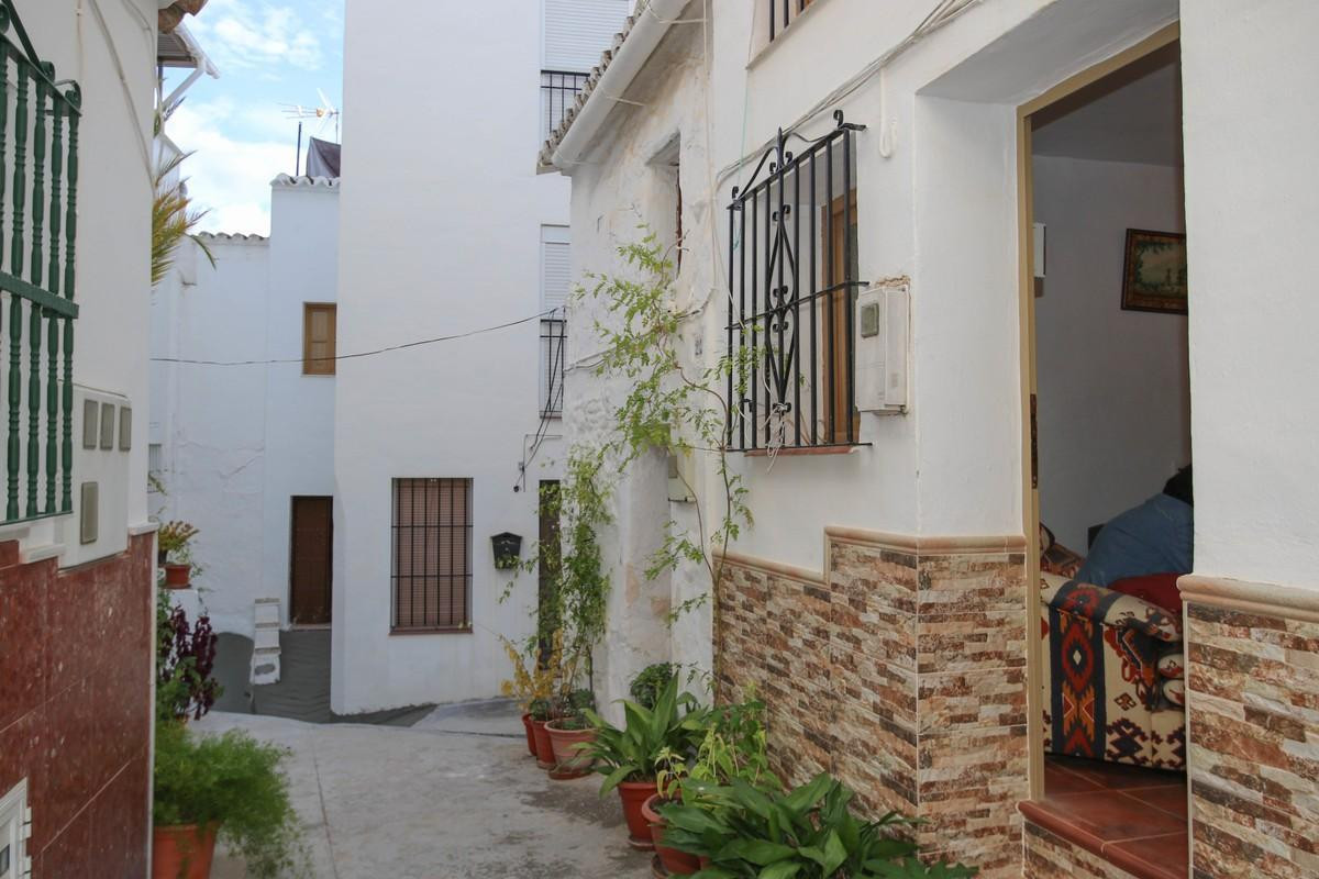 4 Bedroom Terraced Townhouse For Sale Tolox