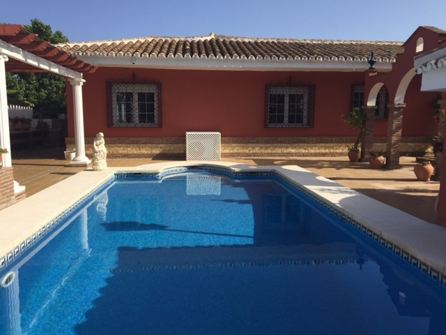 7 bedroom Villa For Sale in Cabopino, Málaga - thumb 15