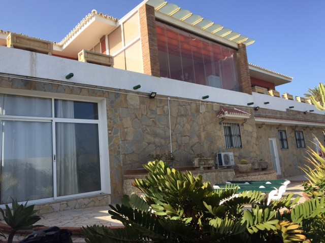 7 bedroom Villa For Sale in Cabopino, Málaga - thumb 9