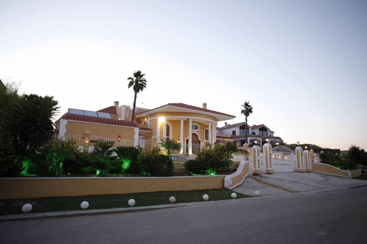 8 Bedroom Detached Villa For Sale Sotogrande Alto, Costa del Sol - HP2307689