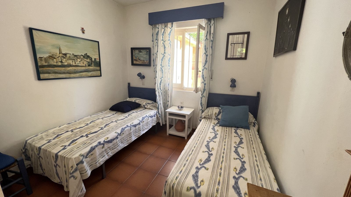 Villa con 4 Dormitorios en Venta Costabella