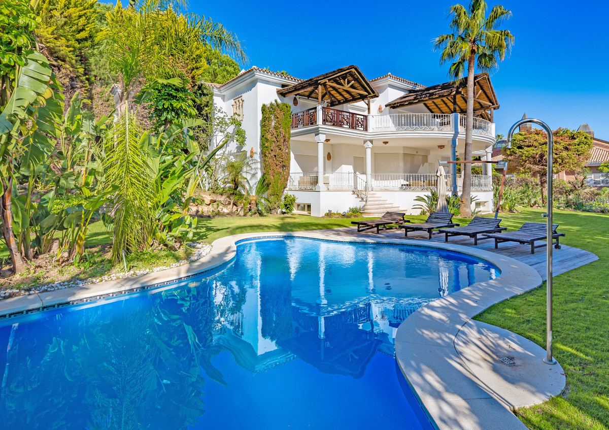 Beautiful villa situated in Sierra Blanca, one of the most sought-after areas on the Golden Mile, on, Spain