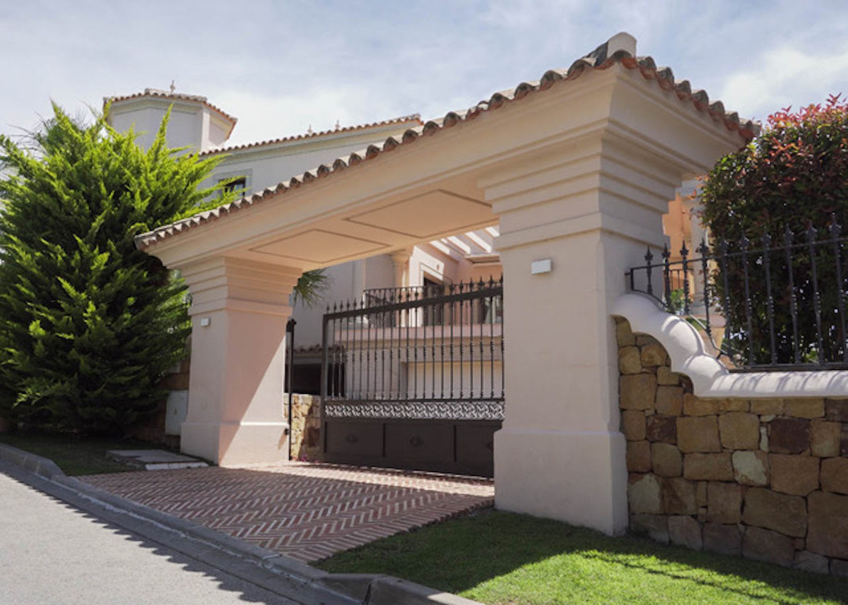 5 bedroom Villa For Sale in Los Flamingos, Málaga - thumb 38