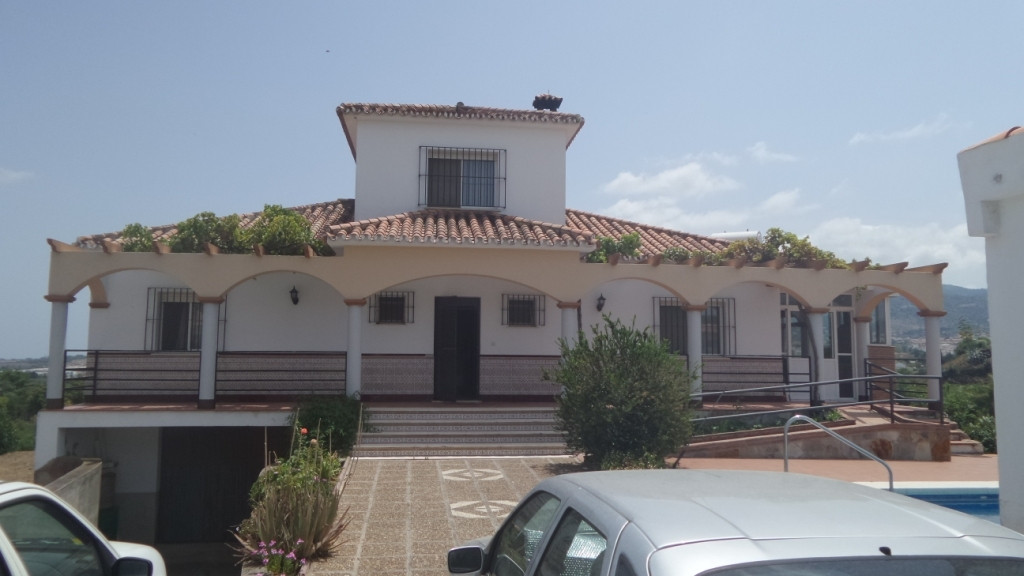 						Villa  Individuelle
													en vente 
																			 à Alhaurín de la Torre
					