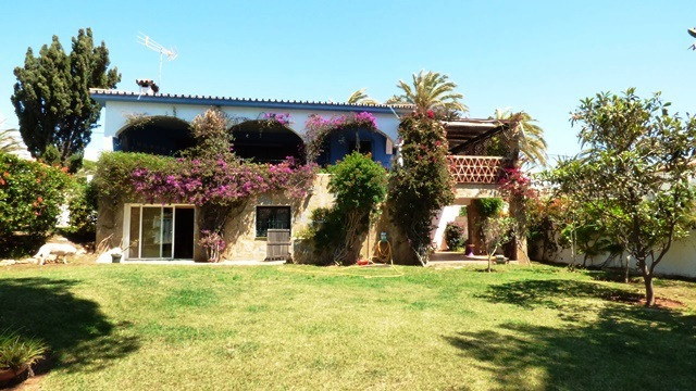						Villa  Individuelle
													en vente 
																			 à Marbesa
					