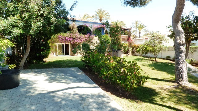 Villa Individuelle à Marbesa, Costa del Sol
