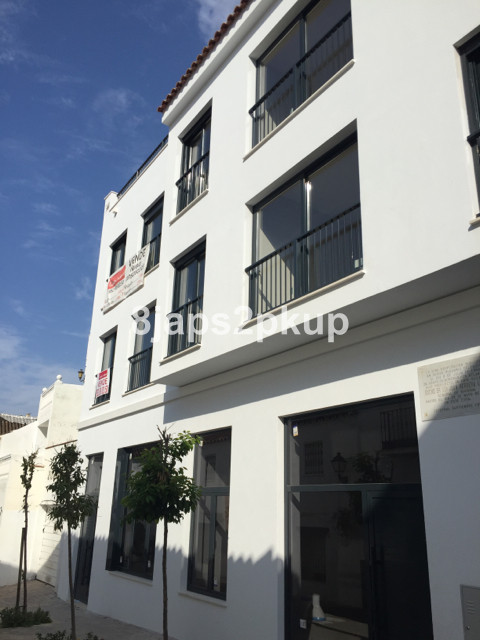 						Apartamento  Planta Baja
													en venta 
																			 en Estepona
					