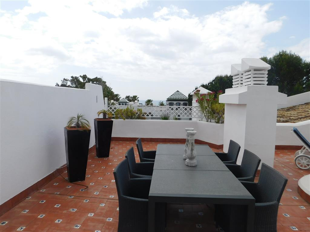 3 bedroom Apartment For Sale in New Golden Mile, Málaga - thumb 2