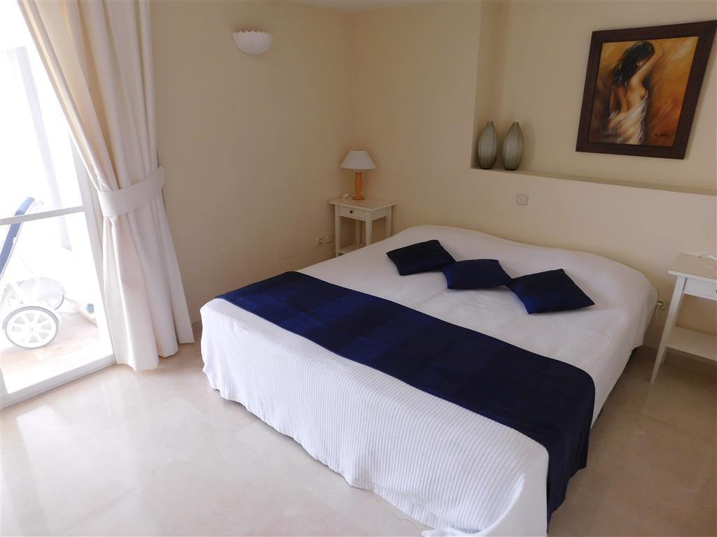 3 bedroom Apartment For Sale in New Golden Mile, Málaga - thumb 8