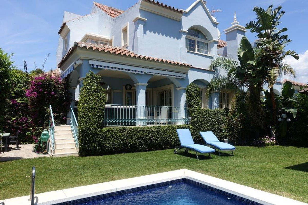 Detached Villa for sale in Puerto Banús R2527412