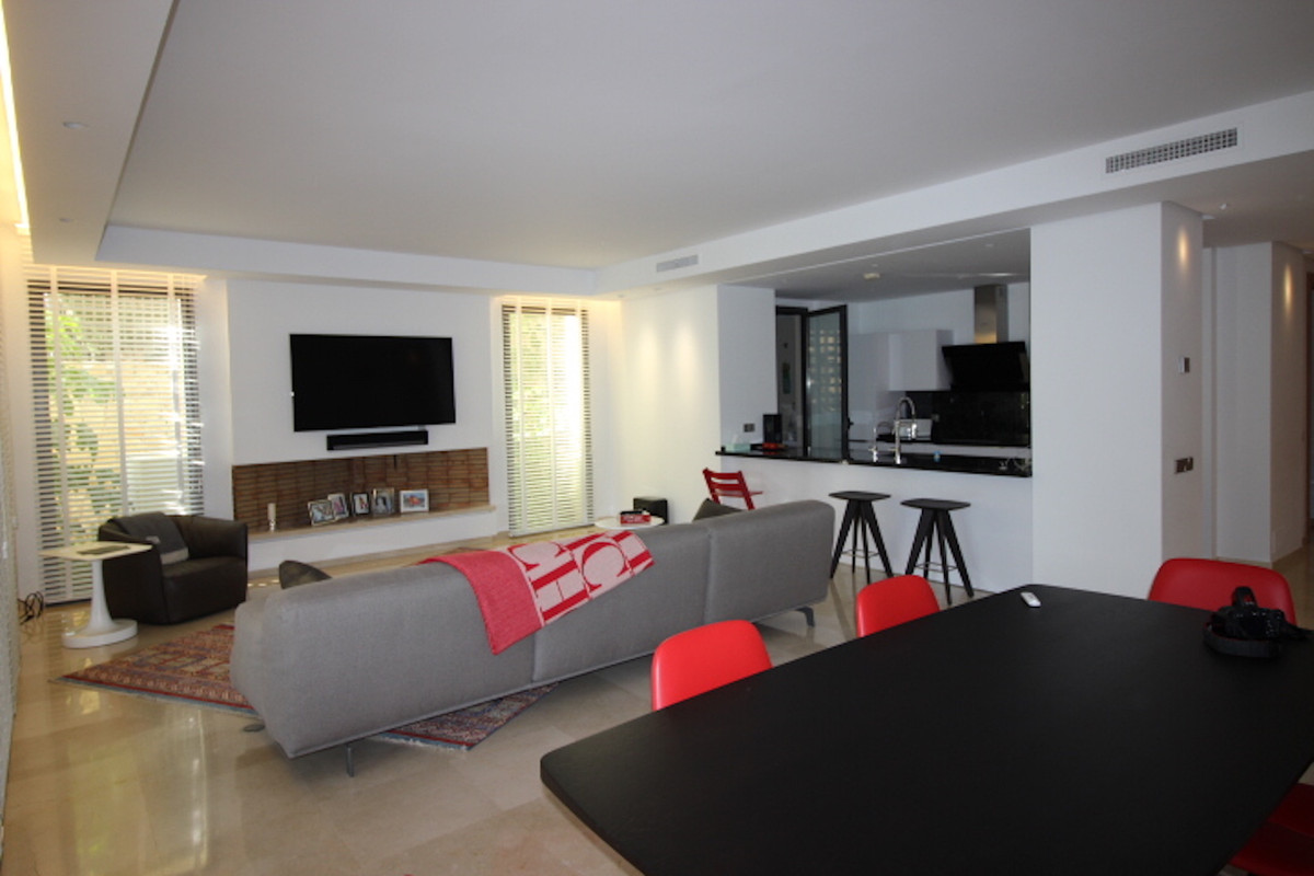 Apartment Ground Floor in Sierra Blanca, Costa del Sol
