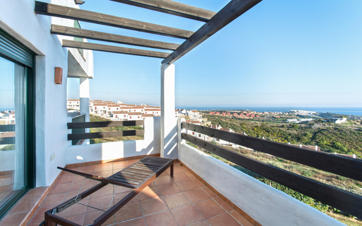 						Apartment  Middle Floor
													for sale 
																			 in Casares
					