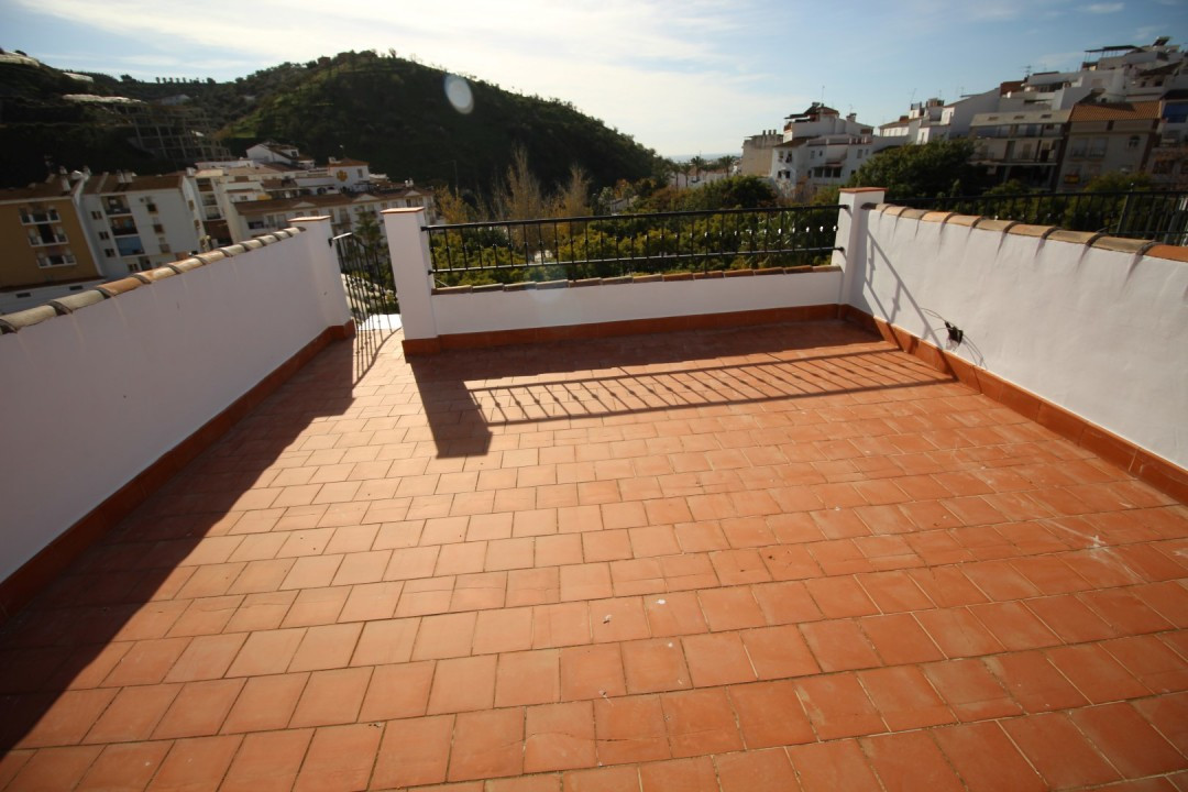 Fantastic opportunity to purchase a complete building of new construction in Algarrobo town.