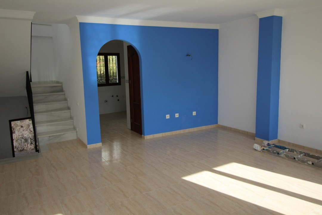 Fantastic opportunity to purchase a complete building of new construction in Algarrobo town.