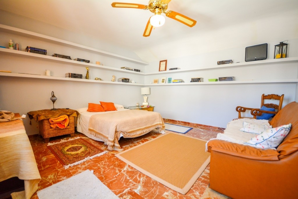 7 bedroom Villa For Sale in Benalmadena, Málaga - thumb 21