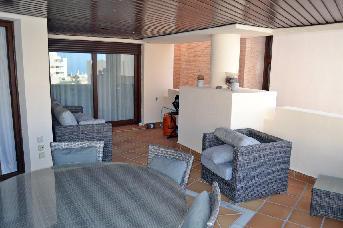Apartamento Planta Media en New Golden Mile, Costa del Sol
