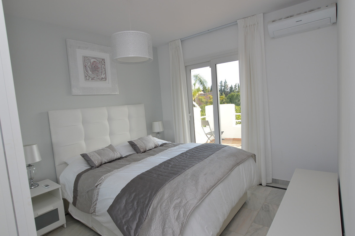 4 bedroom Villa For Sale in Estepona, Málaga - thumb 28