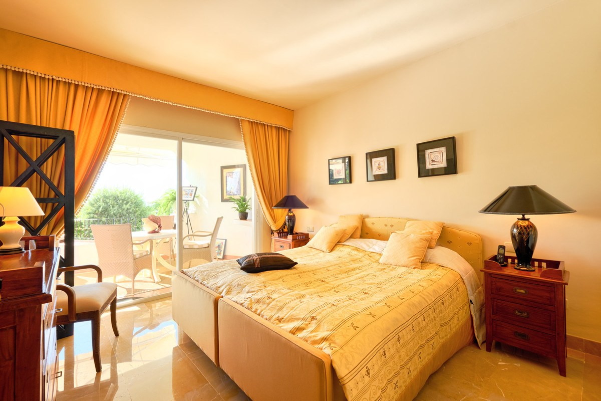 3 bed Property For Sale in Benahavís, Costa del Sol - thumb 8