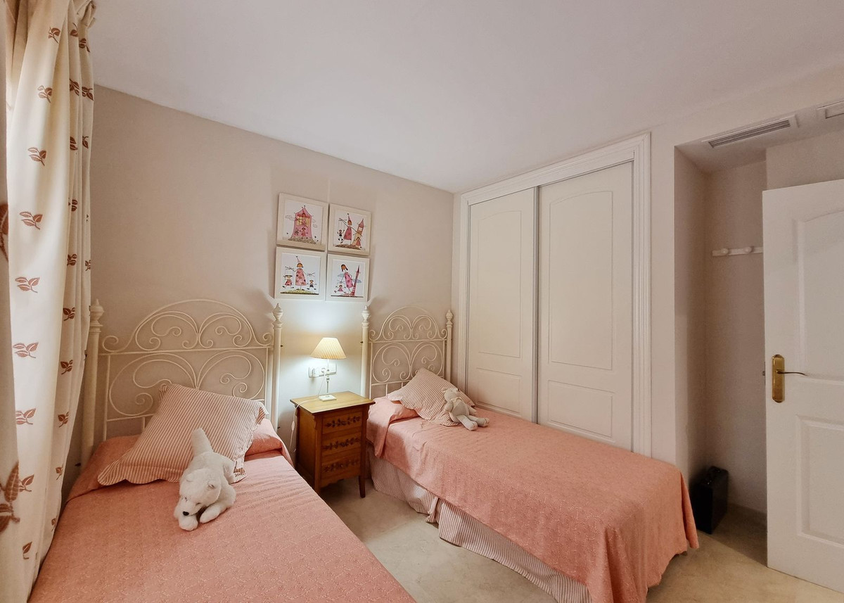 2 bedroom Apartment For Sale in Elviria, Málaga - thumb 16