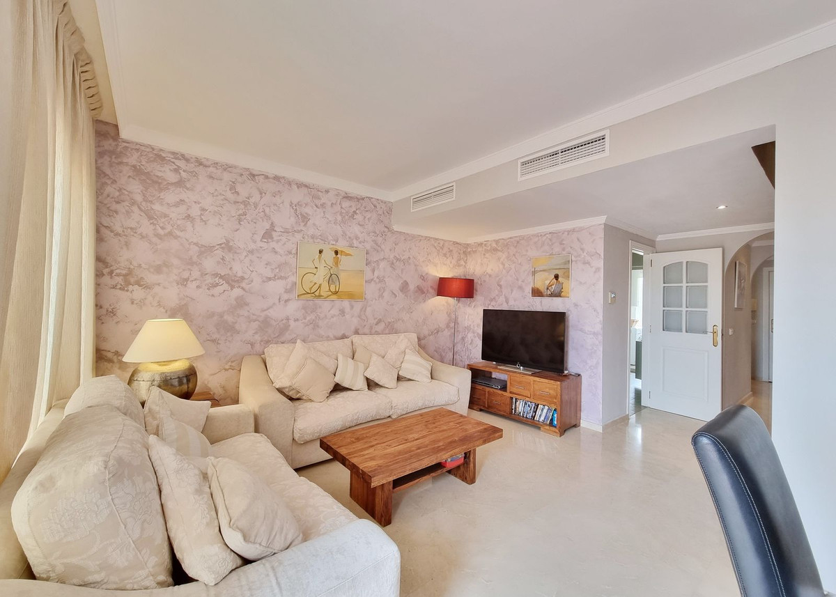2 bedroom Apartment For Sale in Elviria, Málaga - thumb 18