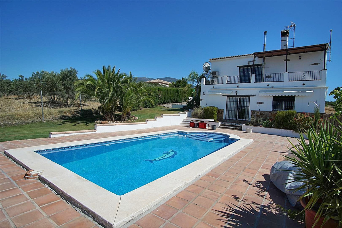 4 bed, 2 bath Villa - Finca - for sale in Alhaurín el Grande, Málaga, for 299,000 EUR