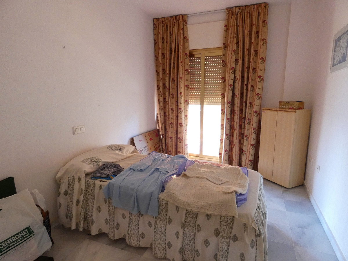 2 bedroom Apartment For Sale in Fuengirola, Málaga - thumb 3