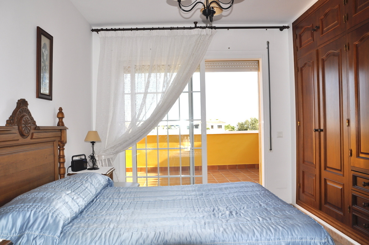 6 bedroom Townhouse For Sale in Estepona, Málaga - thumb 10