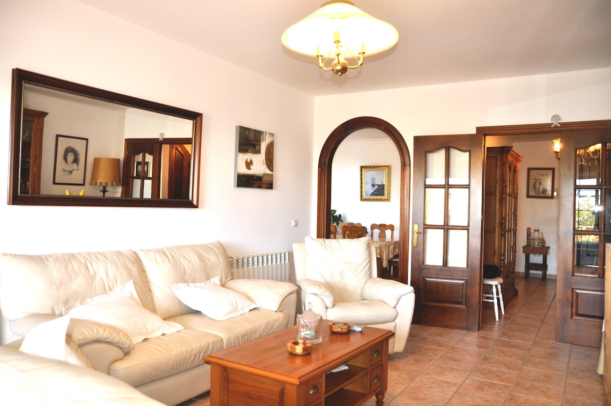 6 bedroom Townhouse For Sale in Estepona, Málaga - thumb 5