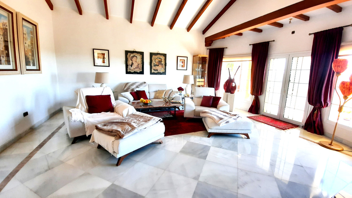 4 Bedroom Detached Villa For Sale Fuengirola, Costa del Sol - HP2227658